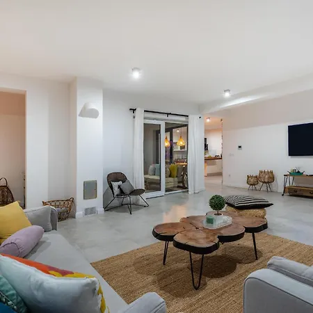 度假居 Awesome In With Sauna *